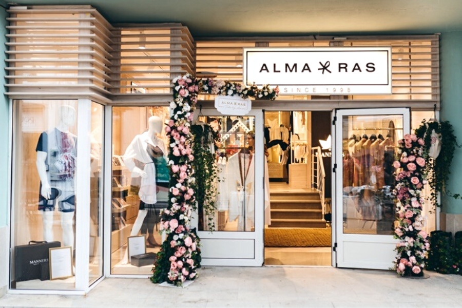 Store Image